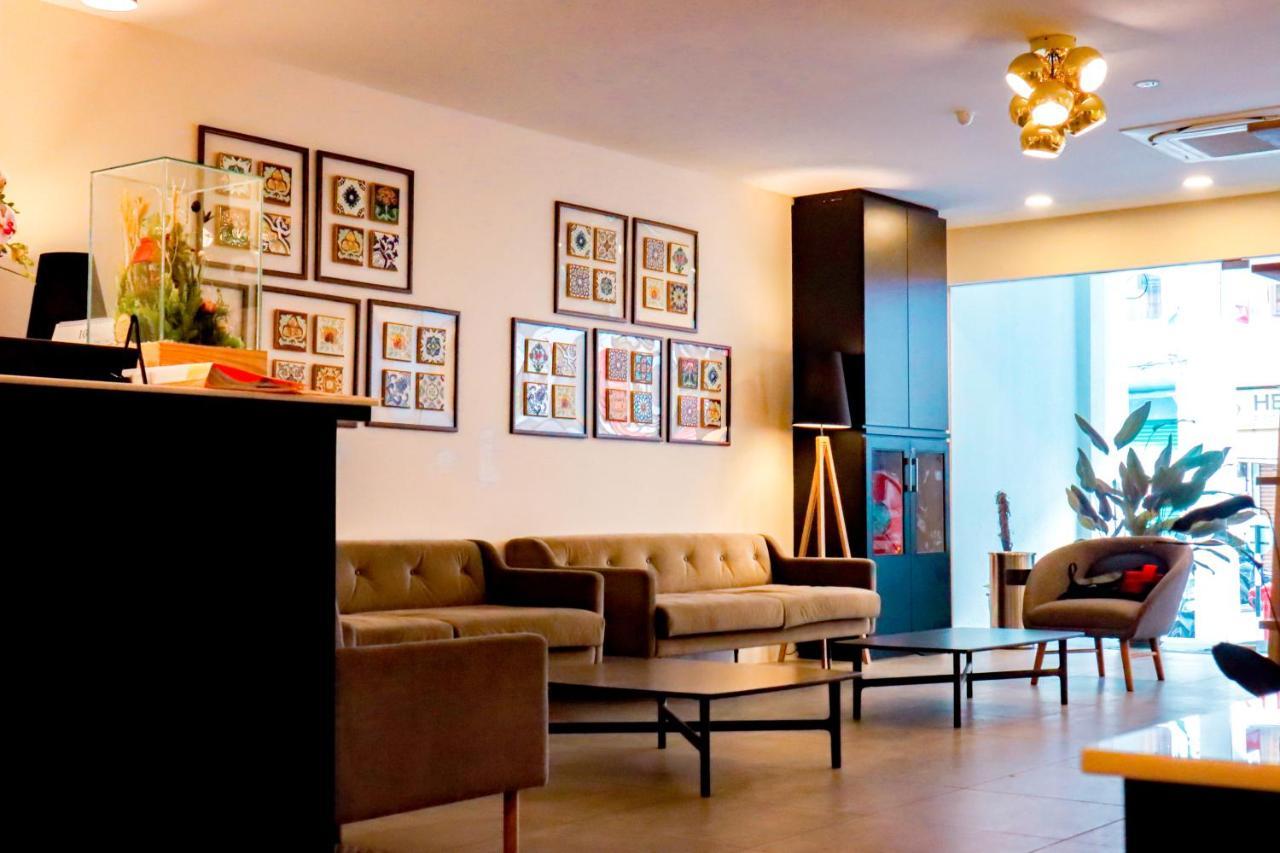 Bishop Hotel George Town Bagian luar foto