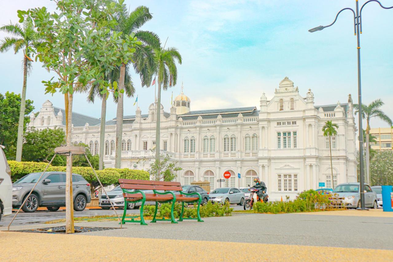 Bishop Hotel George Town Bagian luar foto
