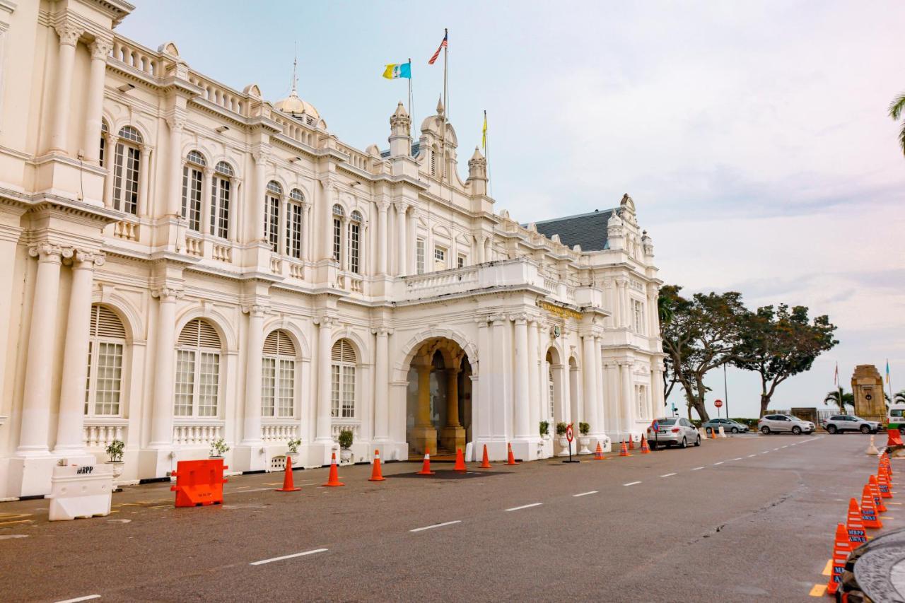 Bishop Hotel George Town Bagian luar foto