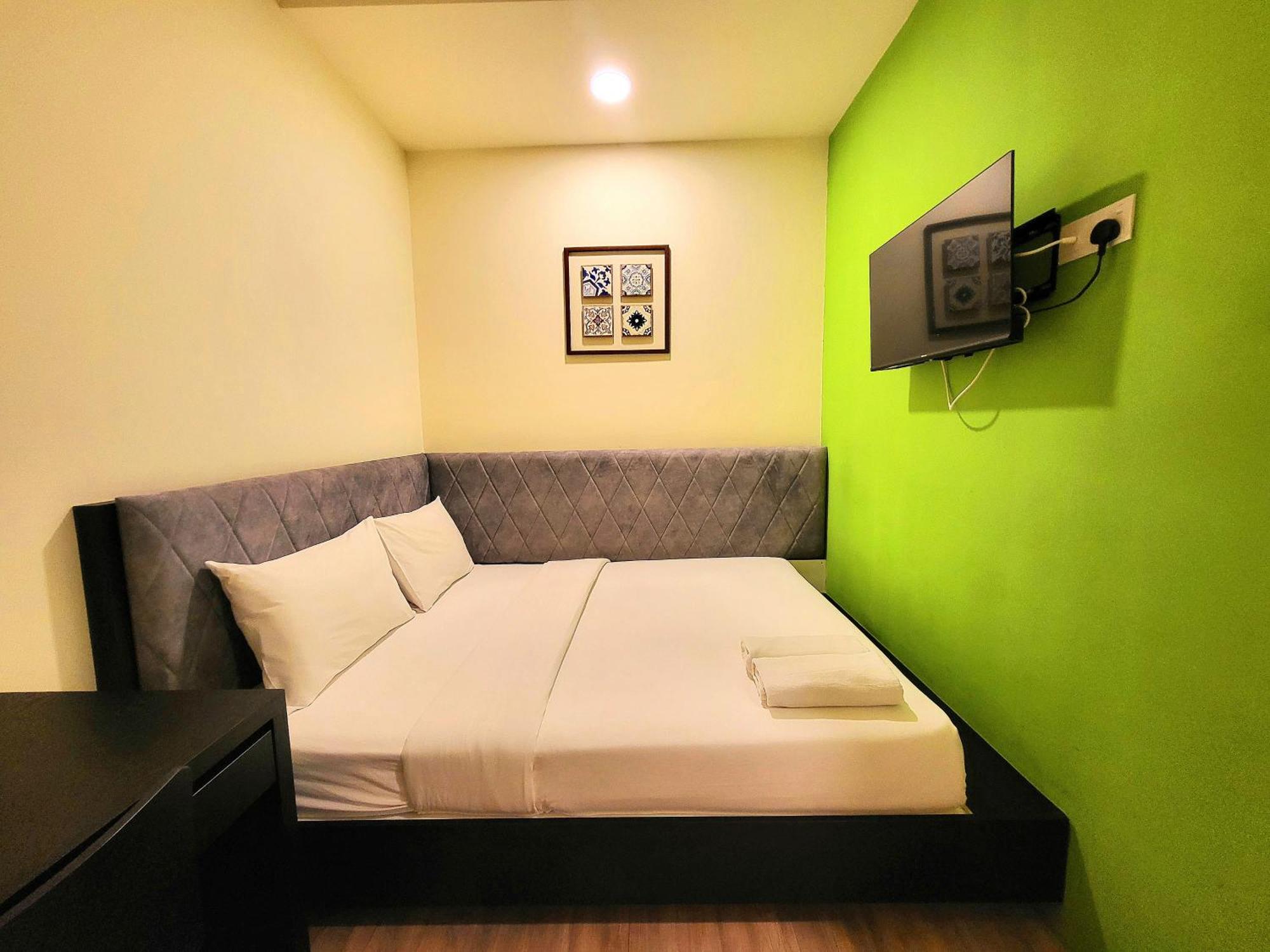 Bishop Hotel George Town Bagian luar foto